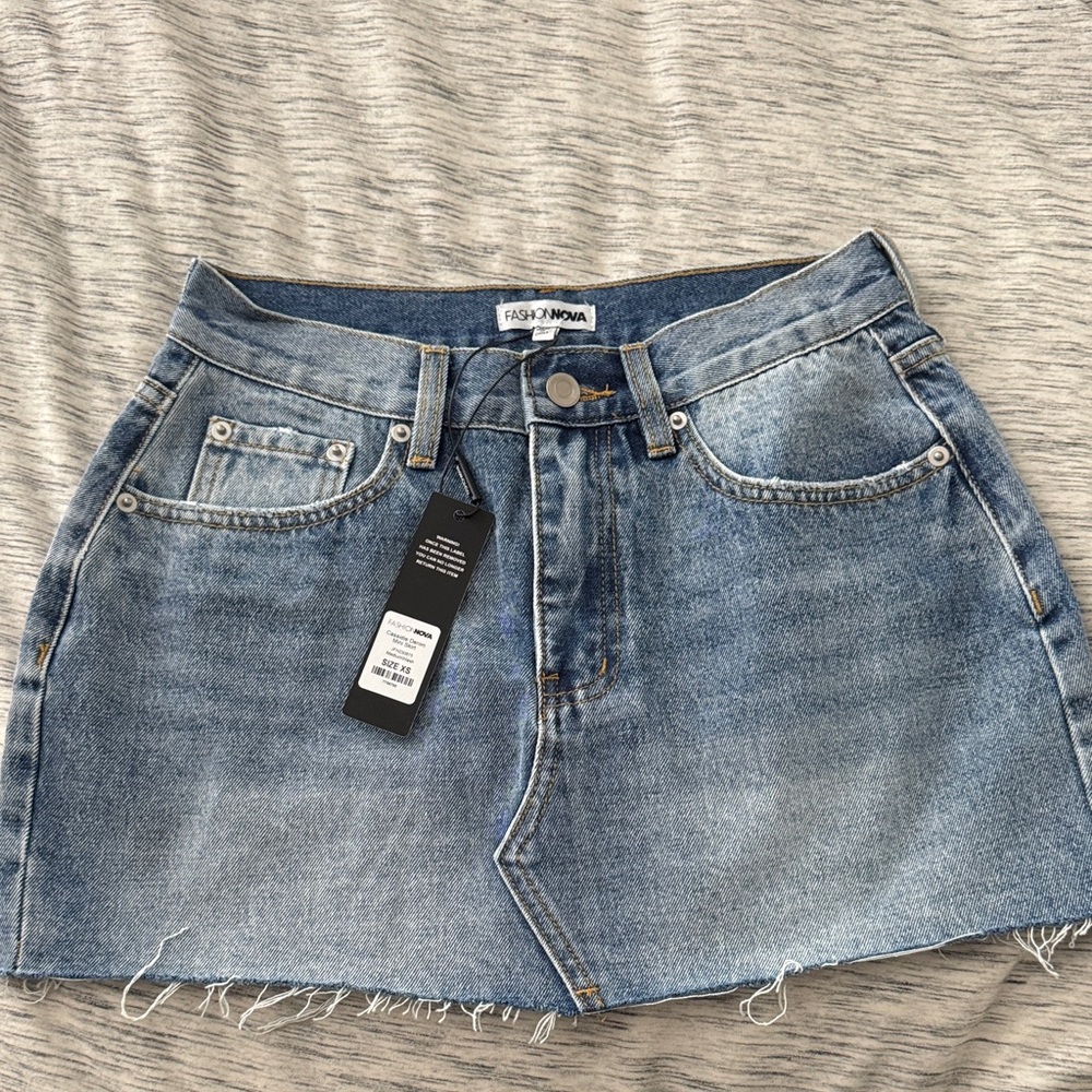 Fashion Nova Distressed Denim Mini Skirt XS